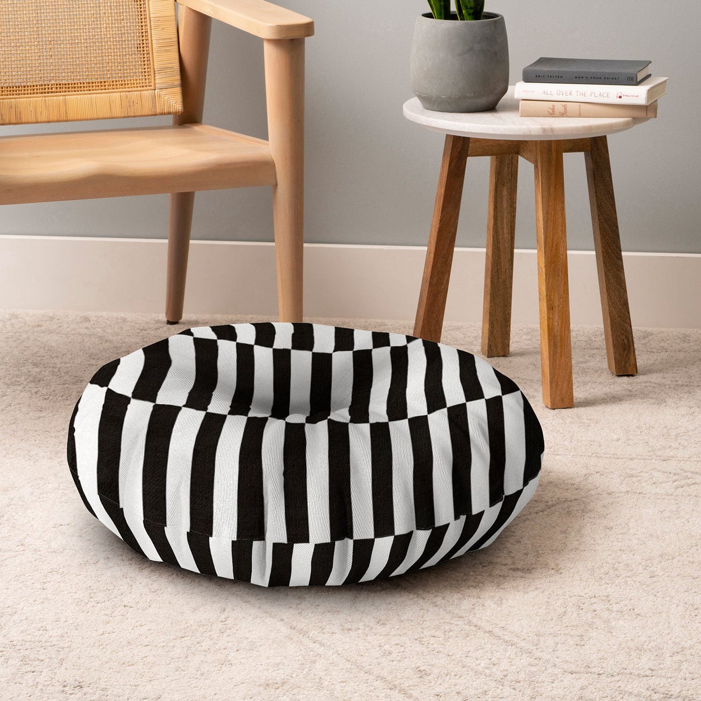 Bianca Green Black And White Order Floor Pillow Round