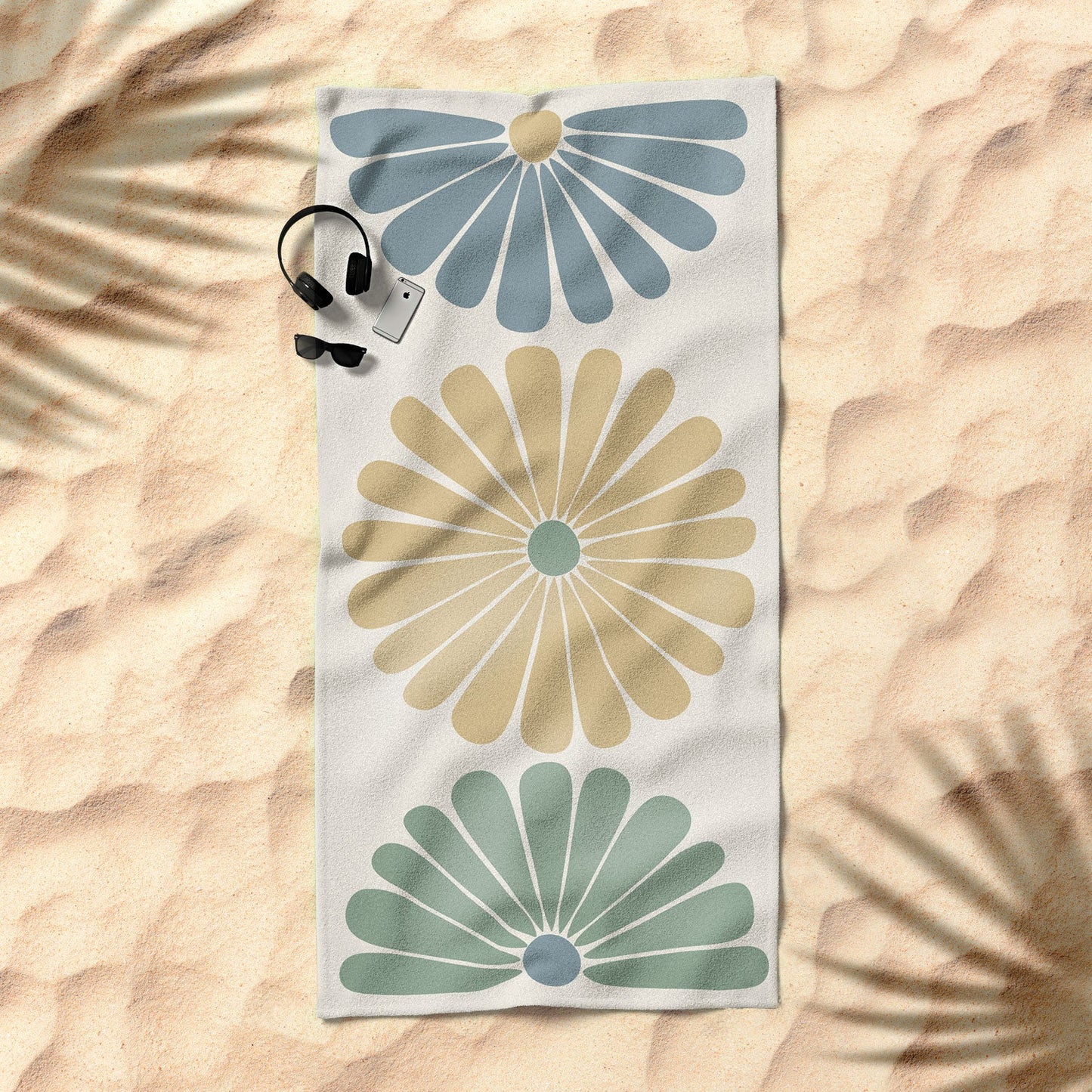 Colour Poems Retro Daisy Multicolor I Beach Towel