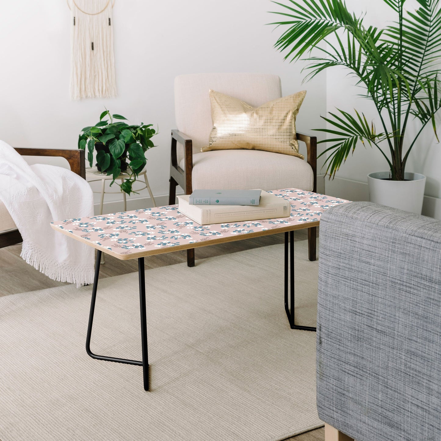 Mirimo Tiny White Flowers Coffee Table