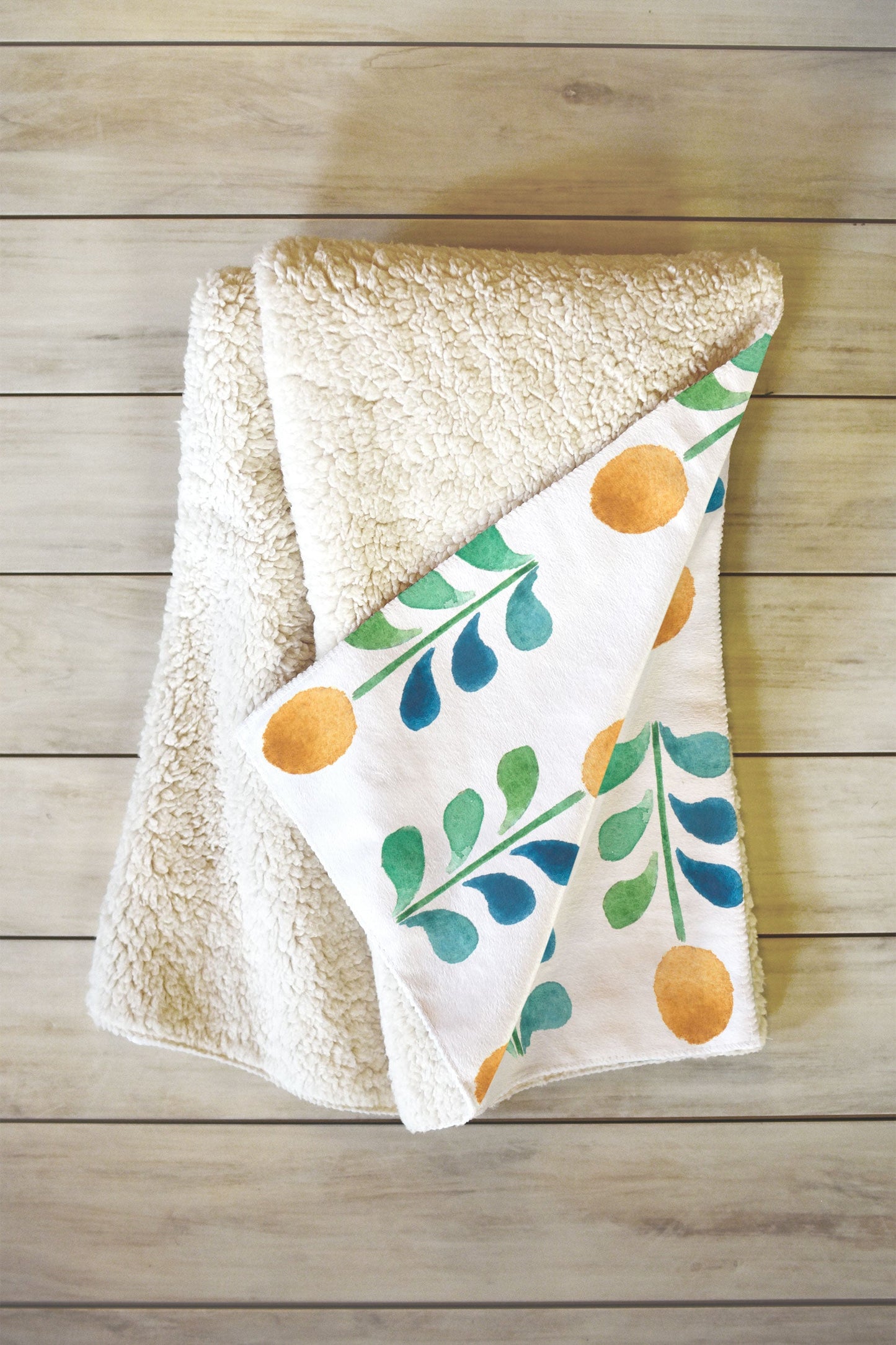 Wonder Forest Retro Blooms Fleece Throw Blanket