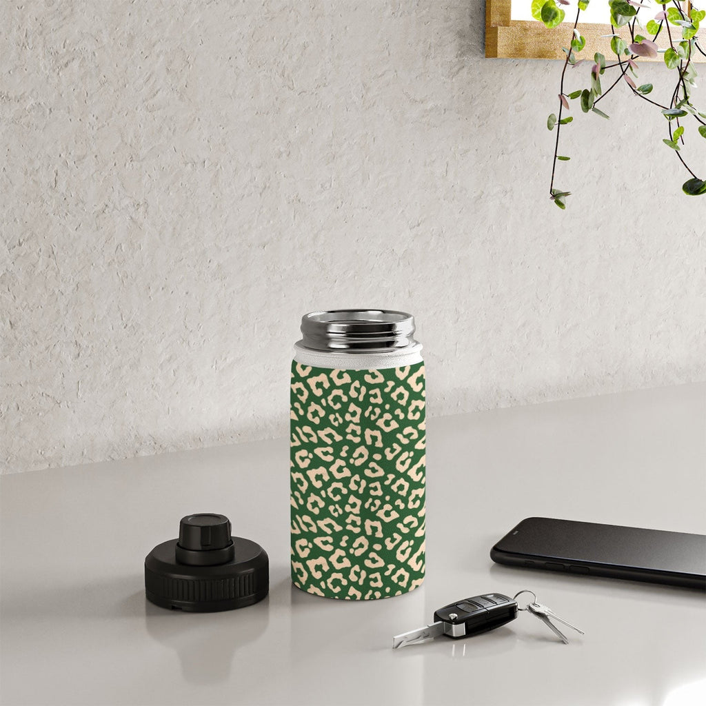Avenie BR Cheetah Print In Green Water Bottle