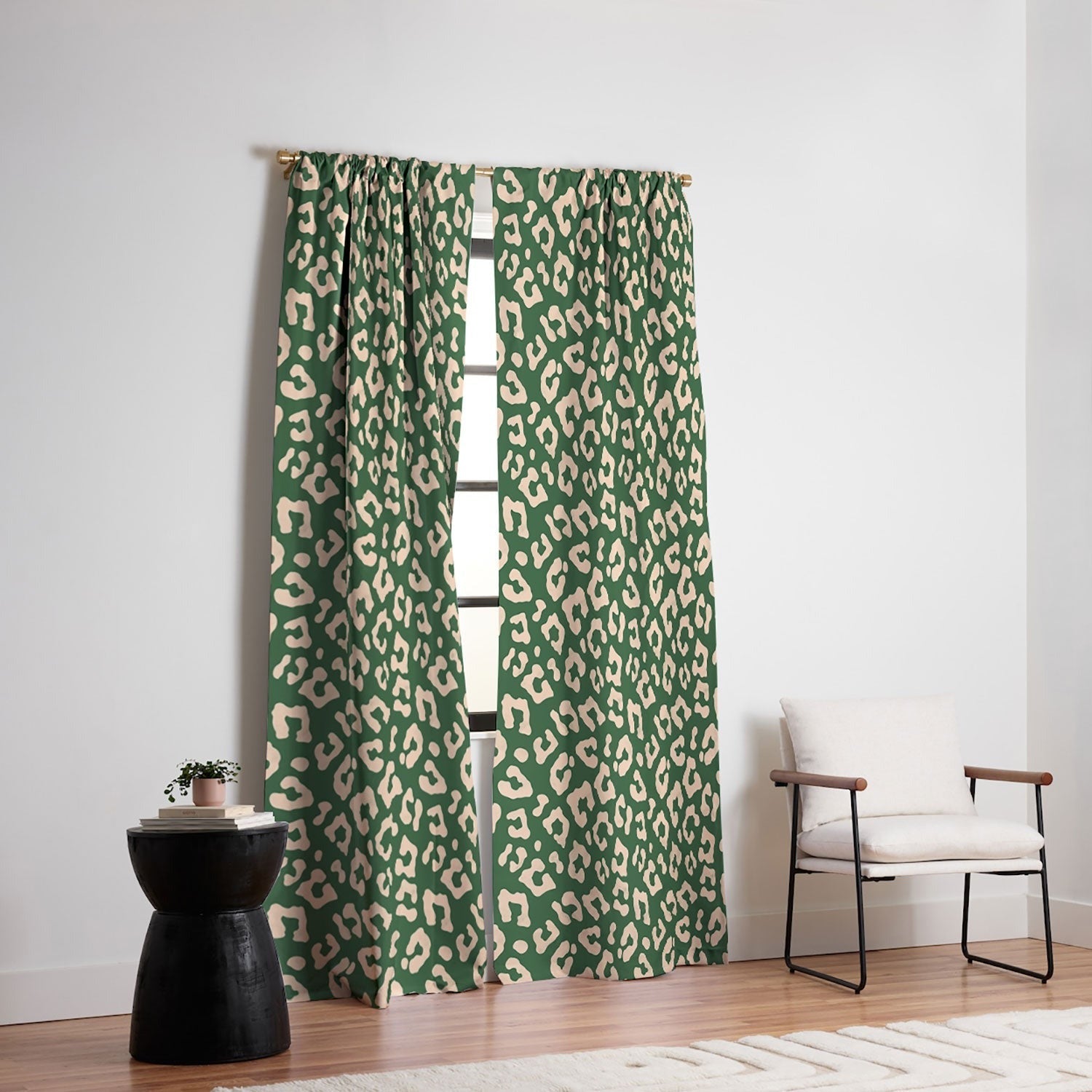 Avenie BR Cheetah Print In Green Blackout Non Repeat