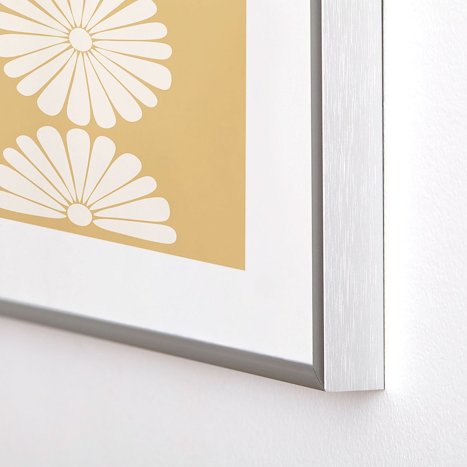 Colour Poems Retro Daisy XXIV Metal Framed Art Print