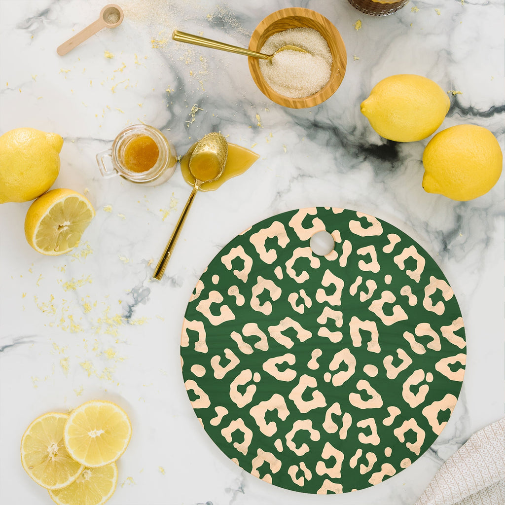Avenie BR Cheetah Print In Green Cutting Board Round