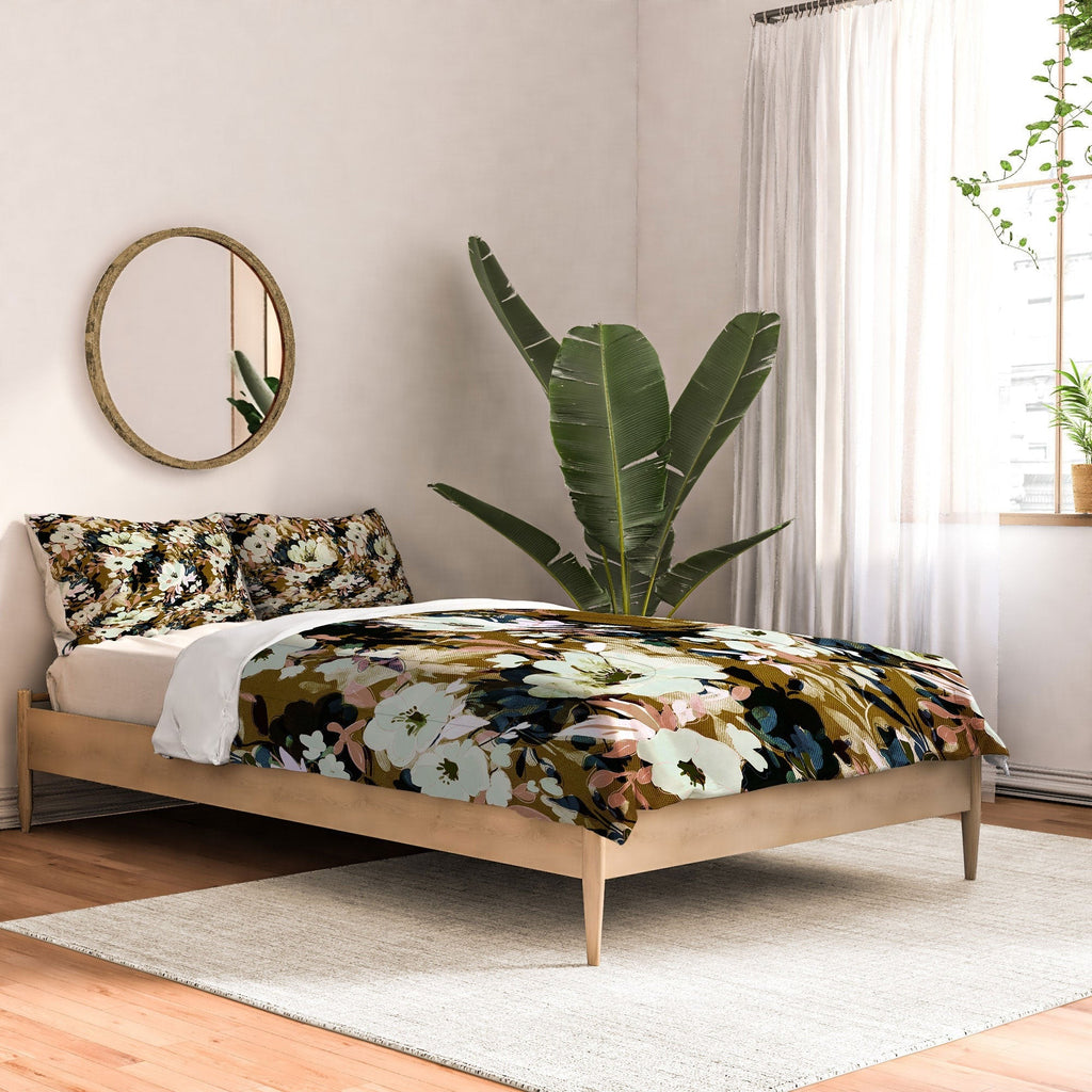 Marta Barragan Camarasa Romantic Floral Fusion Comforter
