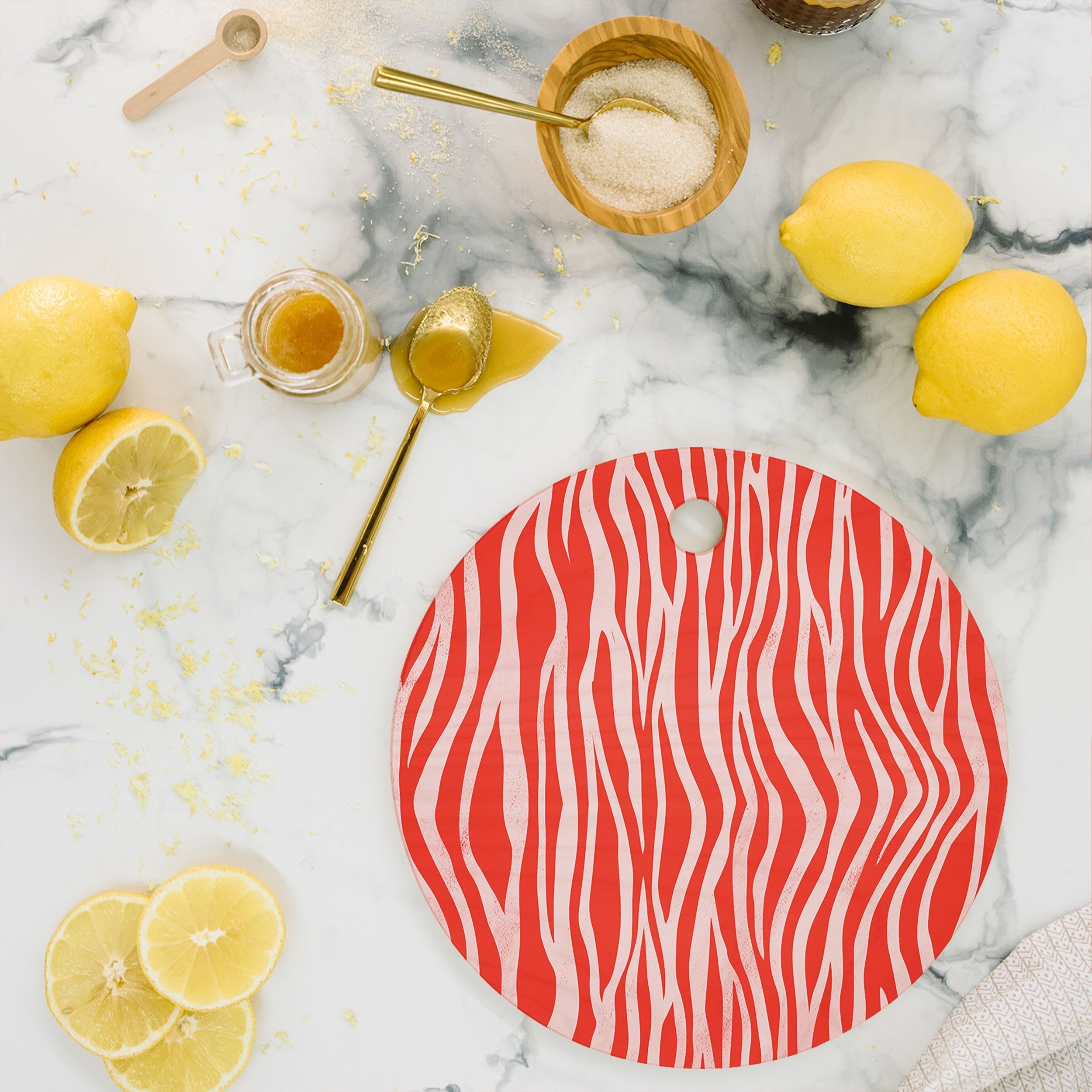 Avenie BR Red Zebra Stripe Cutting Board Round