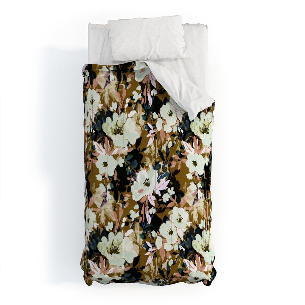Marta Barragan Camarasa Romantic Floral Fusion Comforter