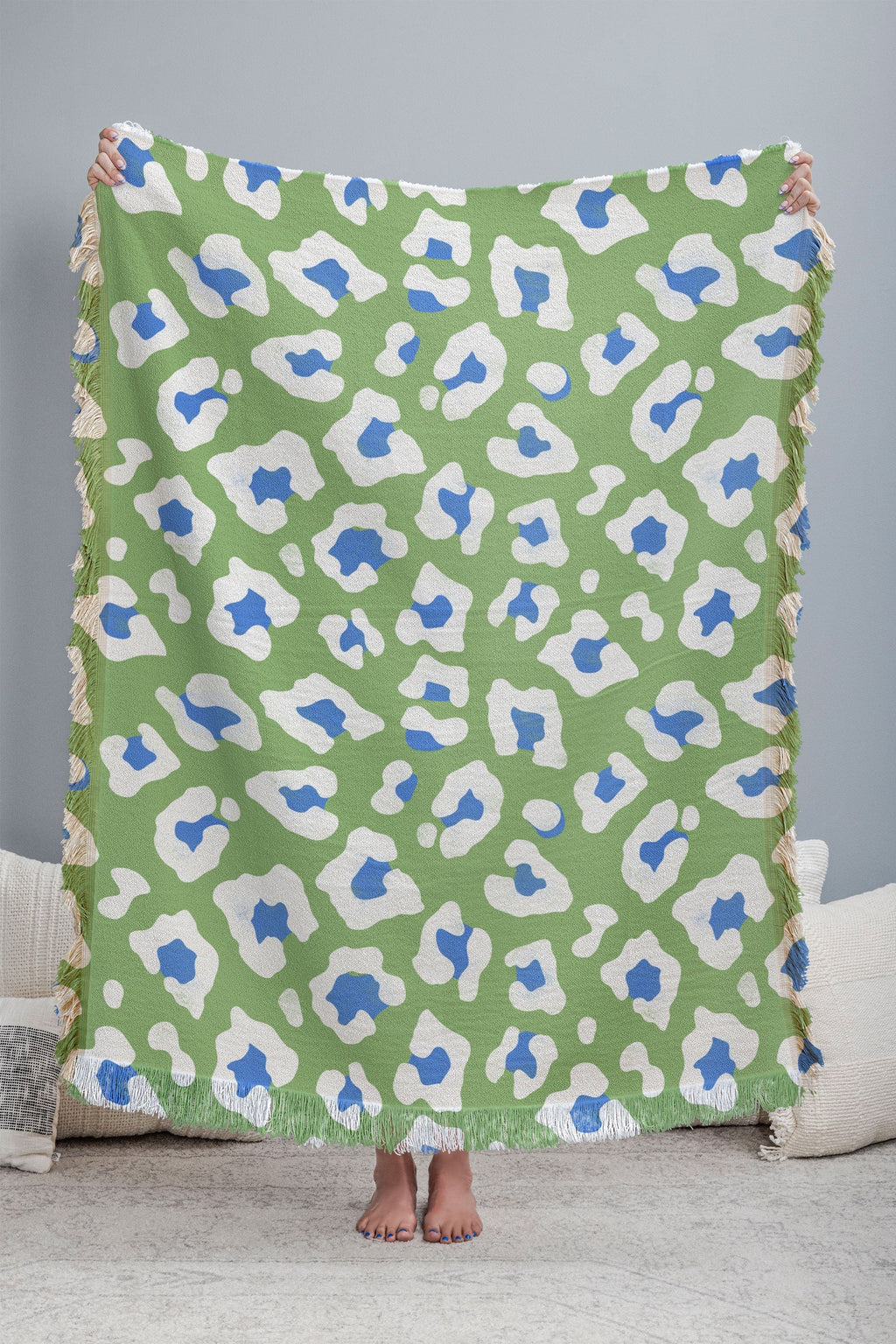 Avenie BR Cheetah Print Throw Blanket