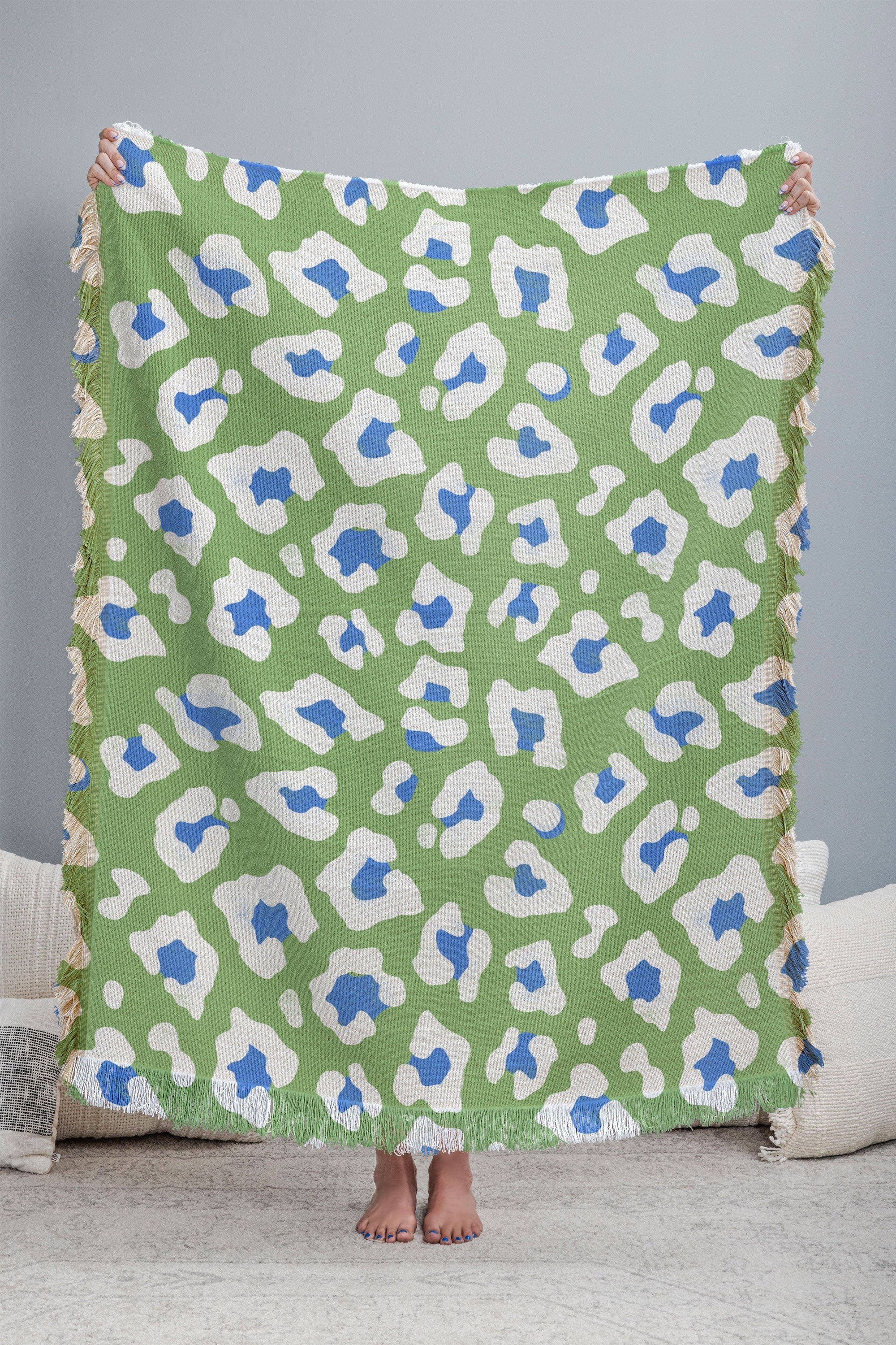 Avenie BR Cheetah Print Throw Blanket