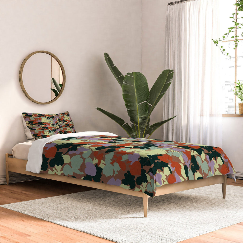 Marta Barragan Camarasa Retro Bloom Medley Comforter