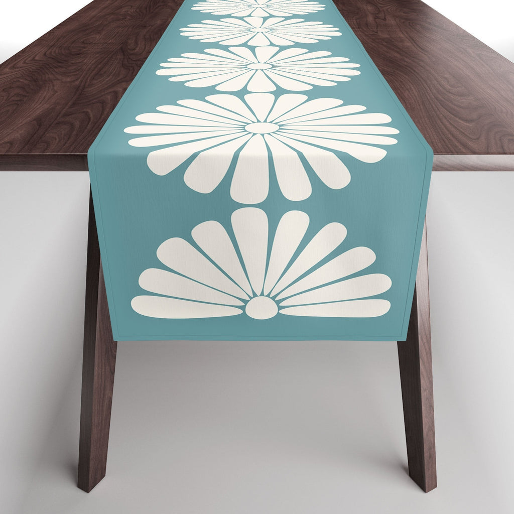 Colour Poems Retro Daisy XXIII Table Runner