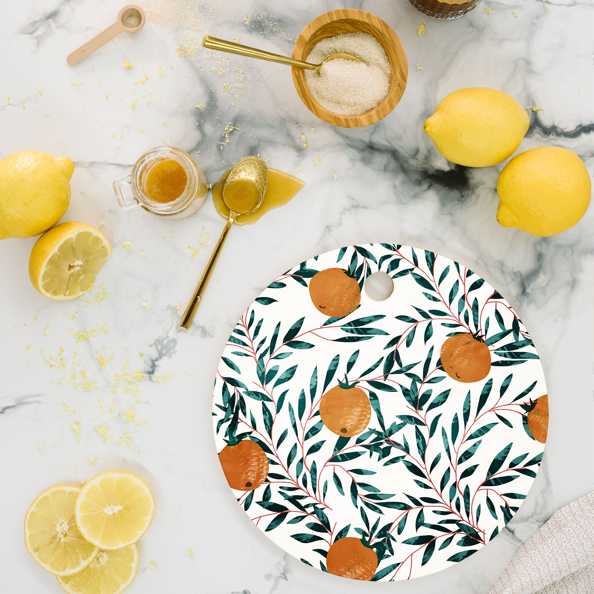 83 Oranges Mandarins Cutting Board Round