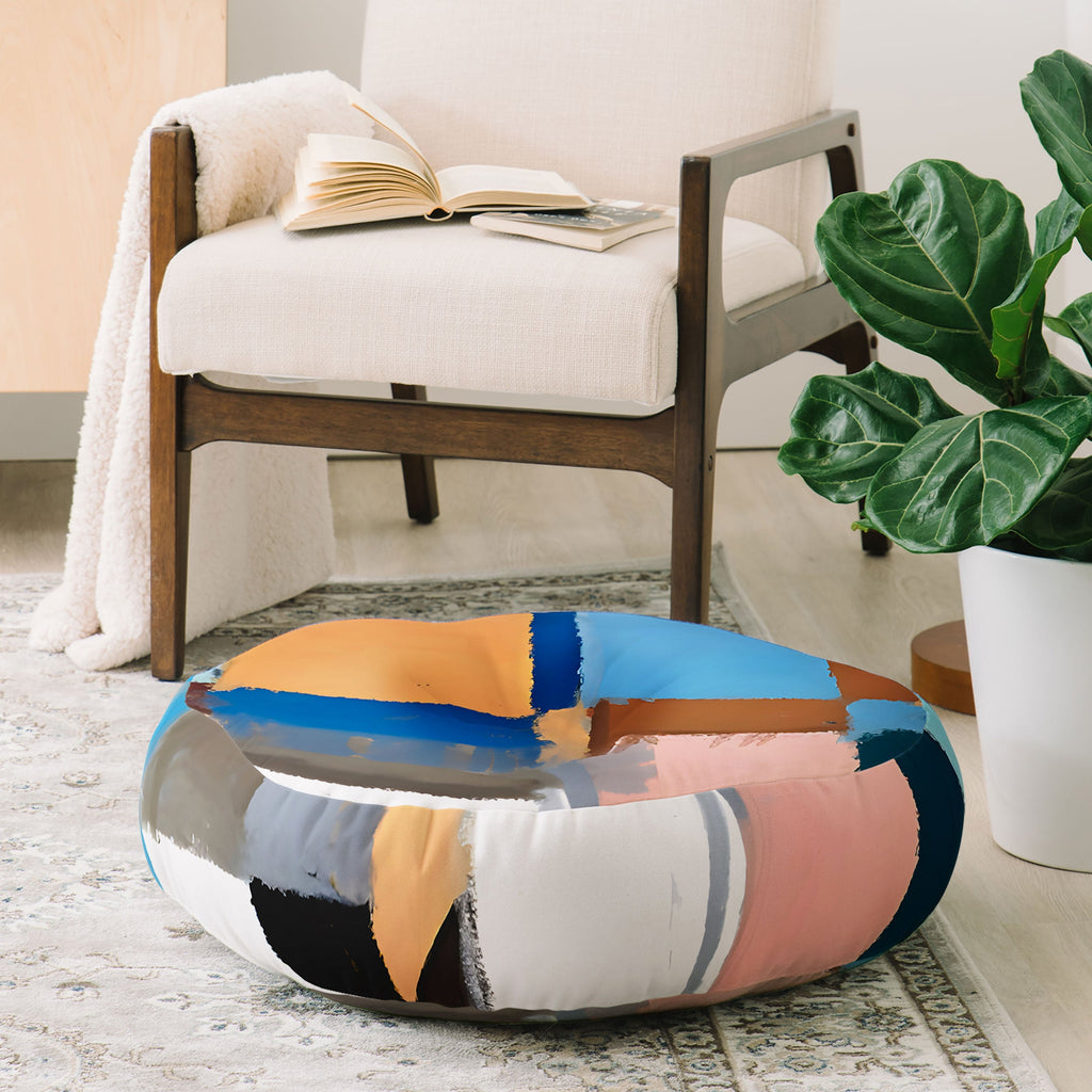 83 Oranges Scandinavian Earth Floor Pillow Round