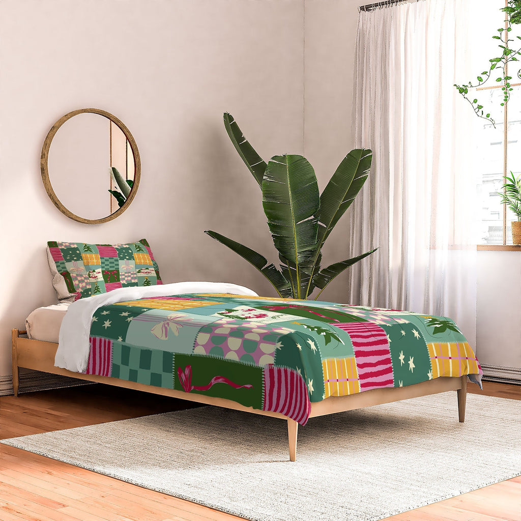 LouBruzzoni Cozy Christmas Patchwork Comforter
