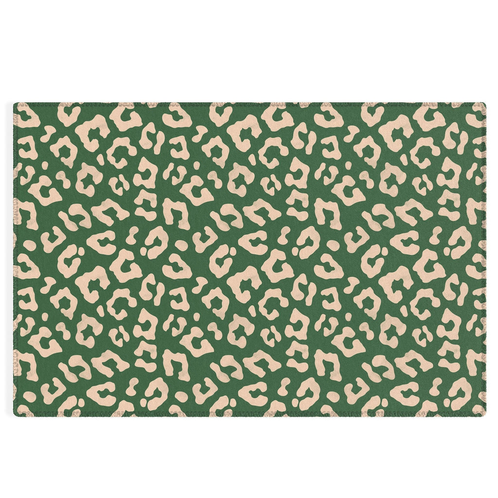 Avenie BR Cheetah Print In Green Outdoor Rug