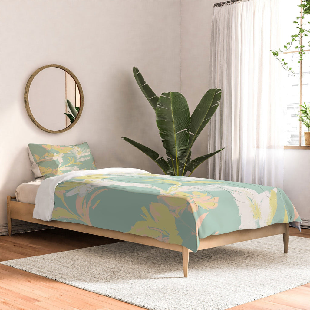 Gabriela Fuente Emma Floral Mint Comforter