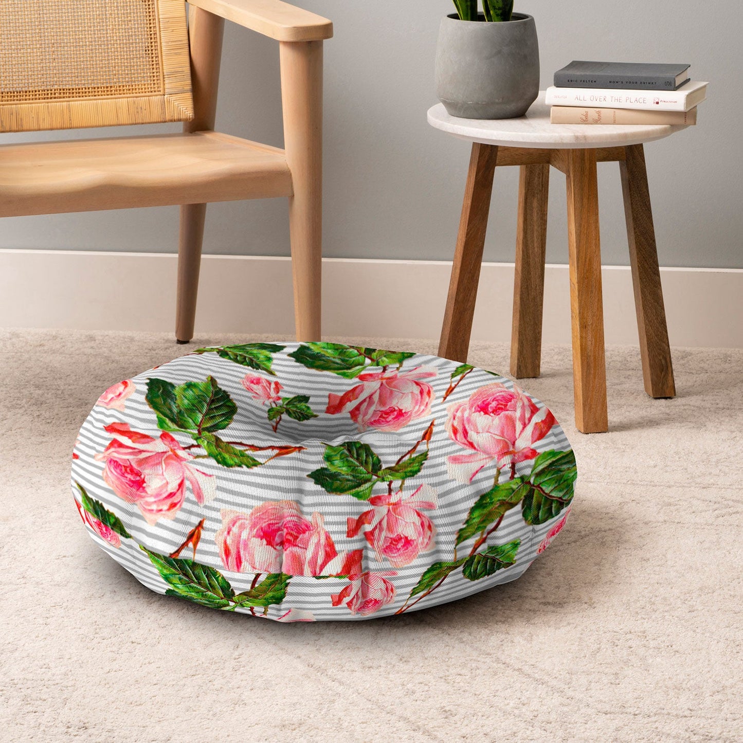Allyson Johnson Roses and stripes Floor Pillow Round