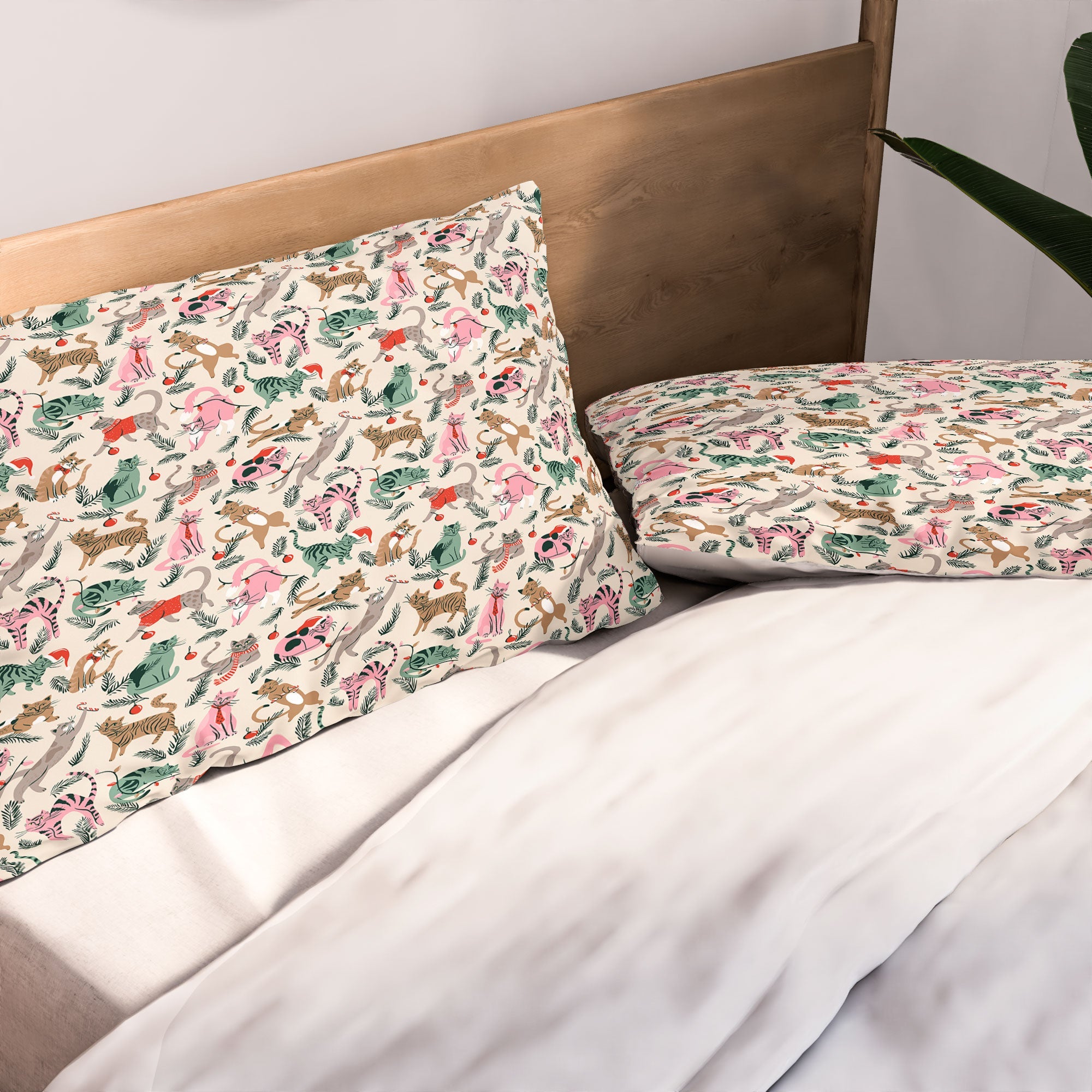 amysuther Silly Christmas Cats Pillow Shams