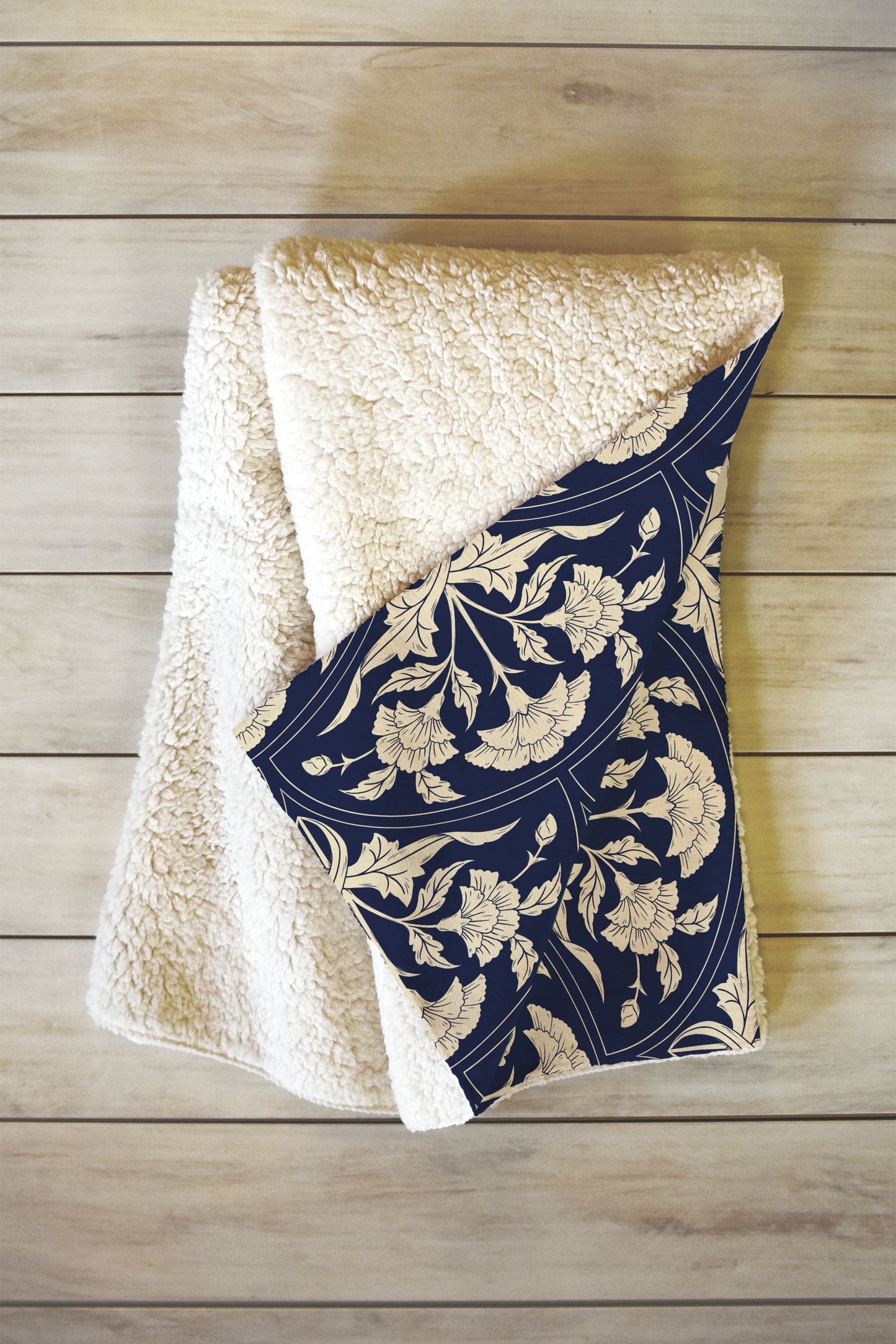 Avenie Victorian Botanical Cornflower Fleece Throw Blanket