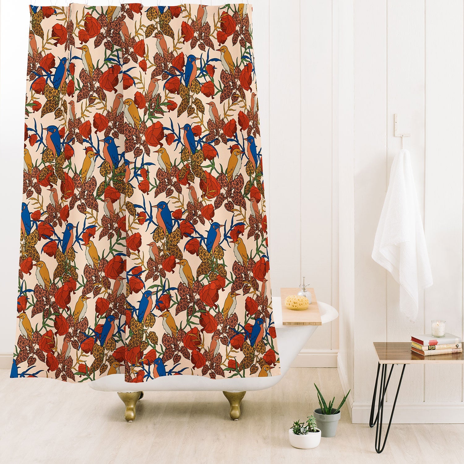 bárbara dantas Voler Shower Curtain