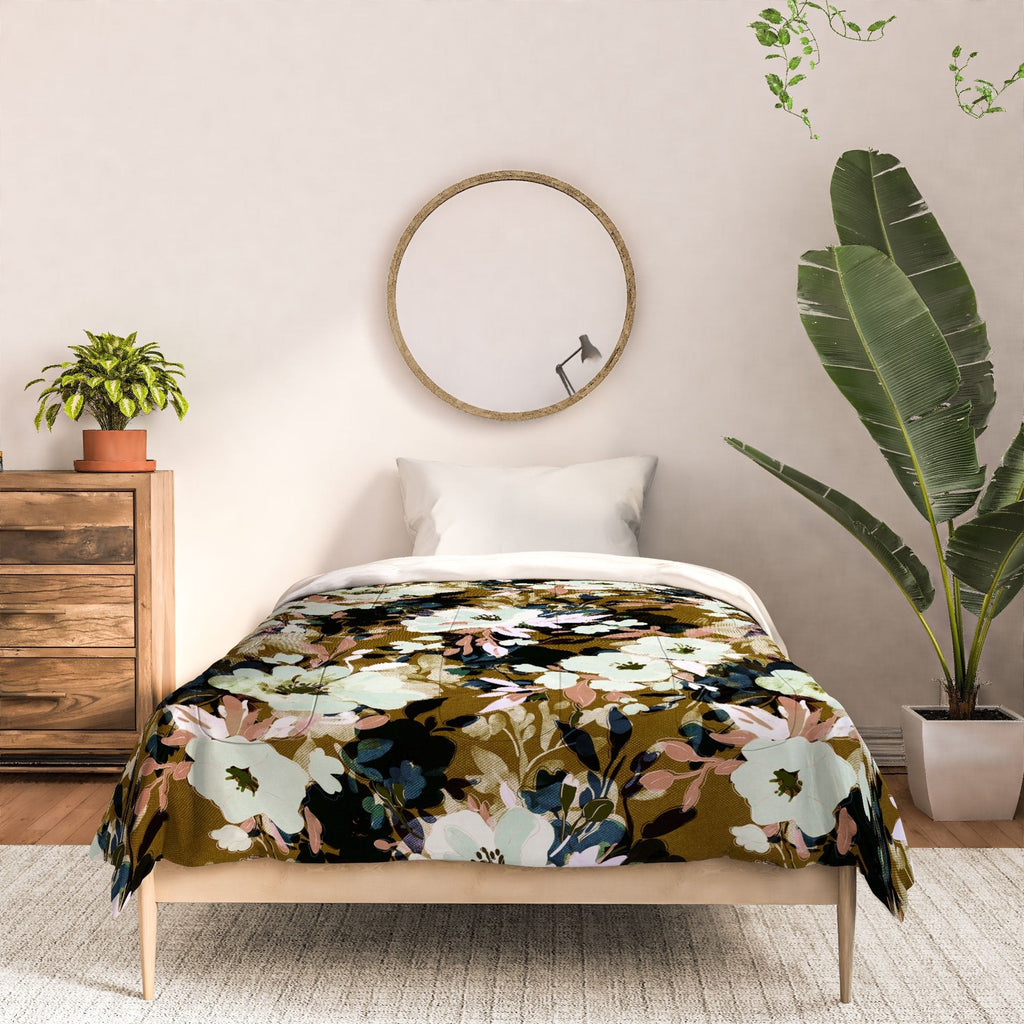 Marta Barragan Camarasa Romantic Floral Fusion Comforter