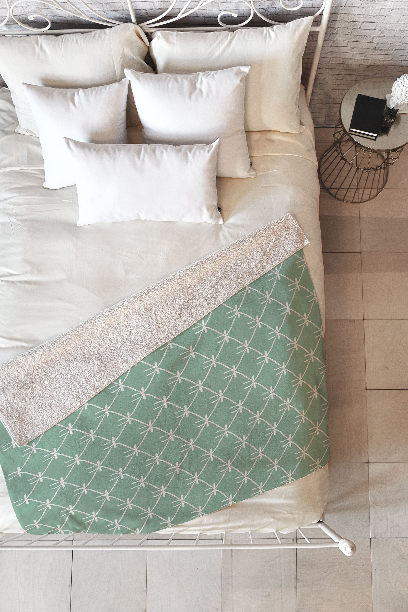 Colour Poems Bows and Ribbons Green Fleece Throw Blanket