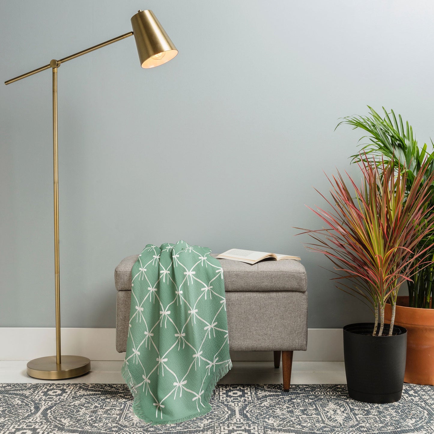 Colour Poems Bows and Ribbons Green Throw Blanket