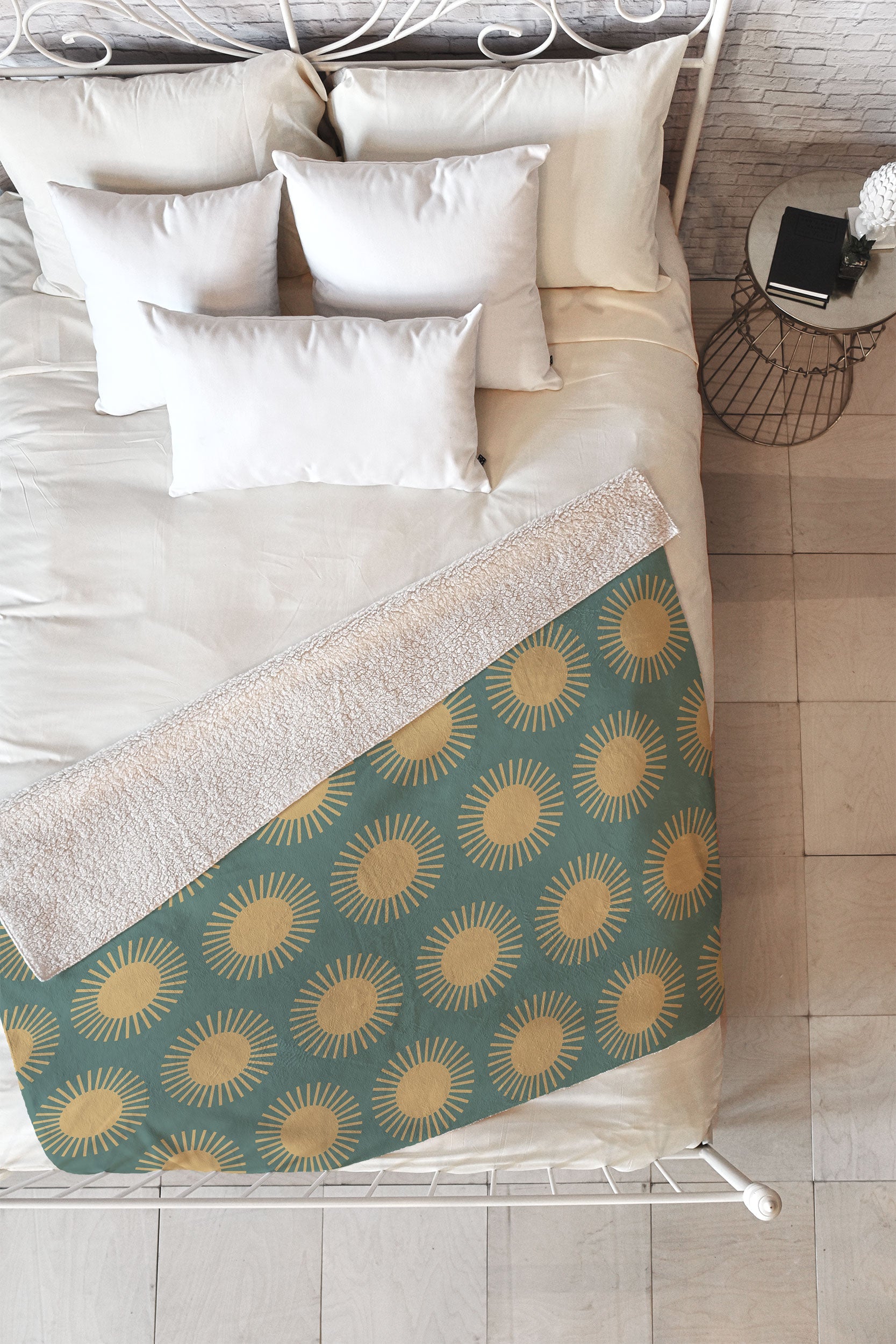Colour Poems Cheerful Sun Pattern Sage Fleece Throw Blanket