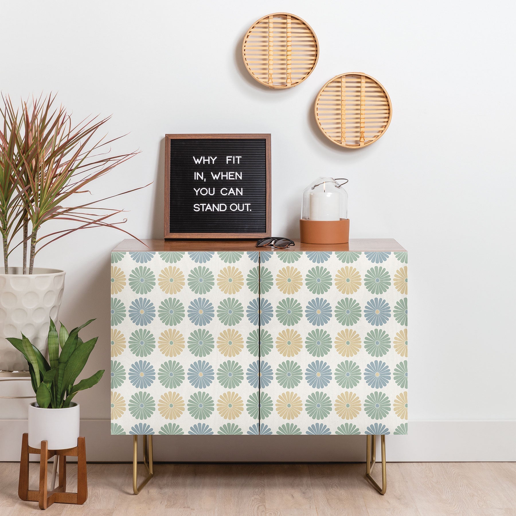 Colour Poems Daisy Pattern Multicolor I Credenza