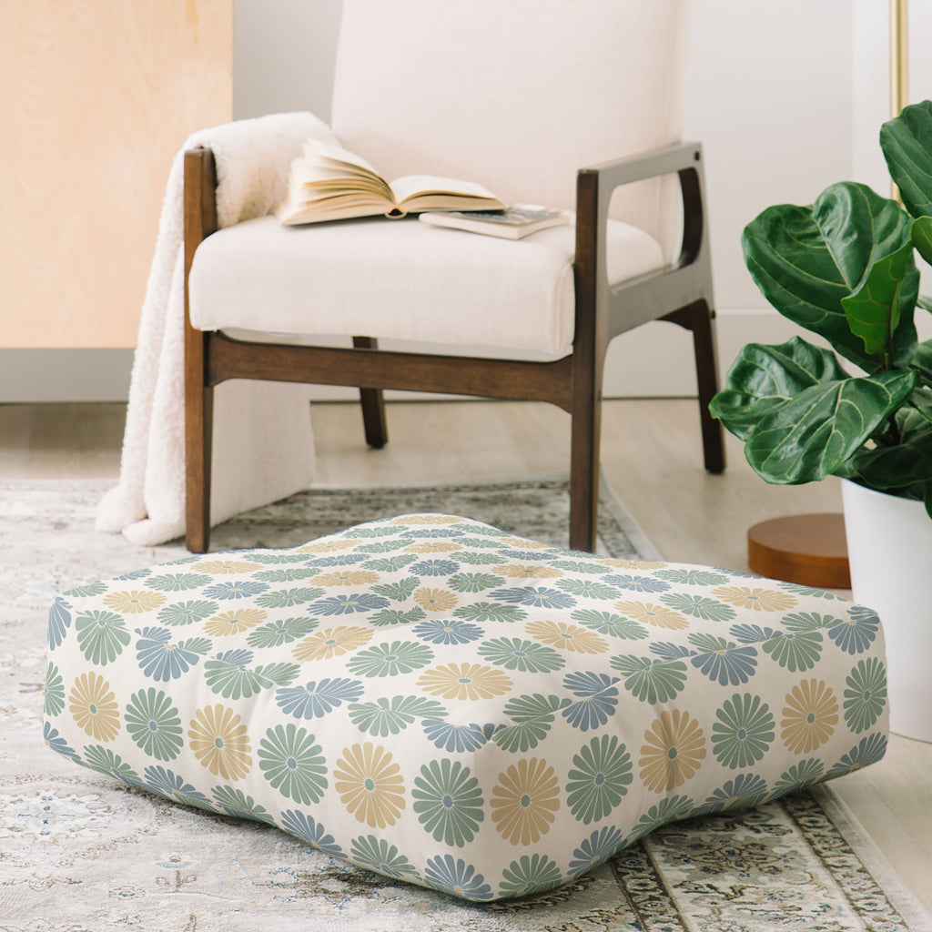 Colour Poems Daisy Pattern Multicolor I Floor Pillow Square