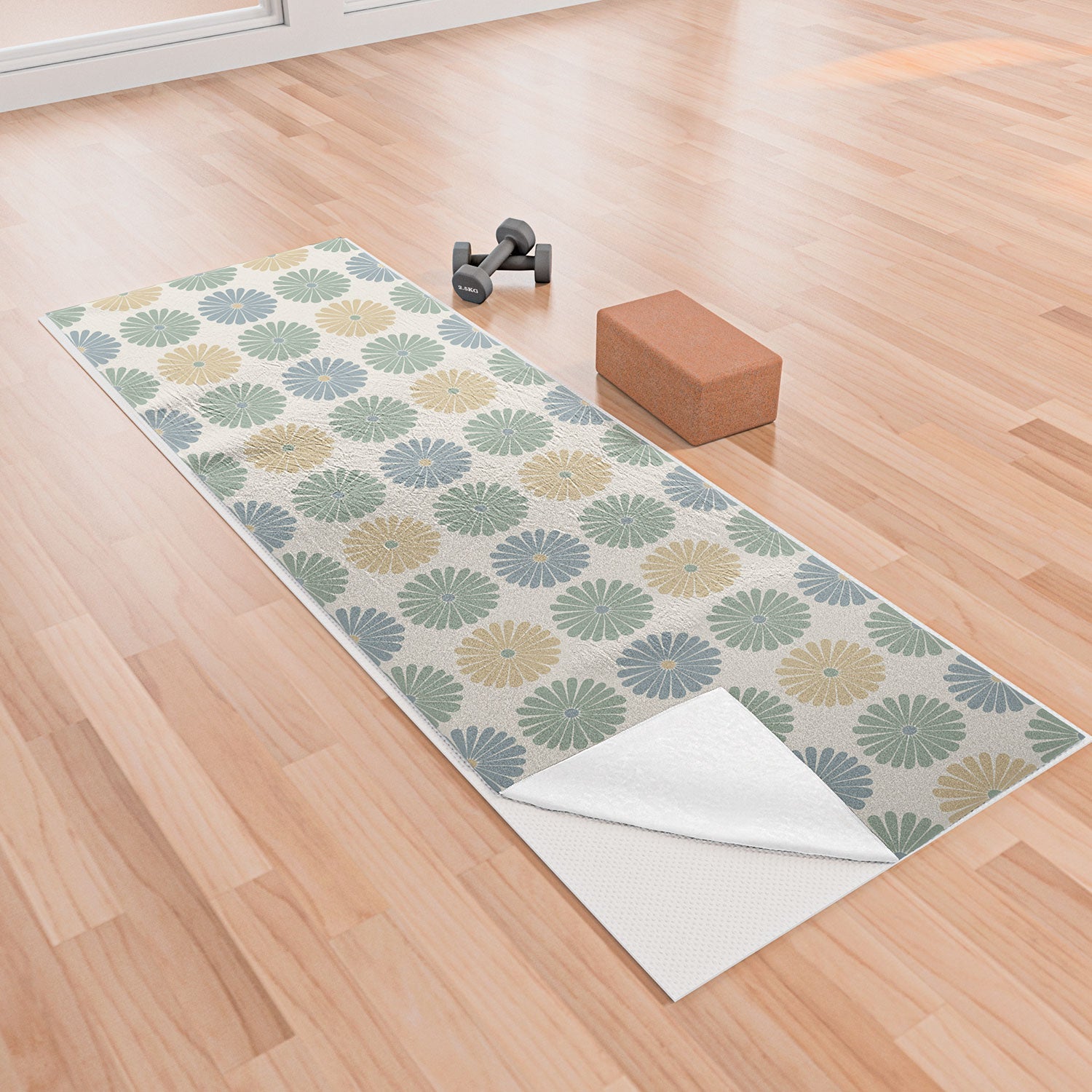 Colour Poems Daisy Pattern Multicolor I Yoga Towel