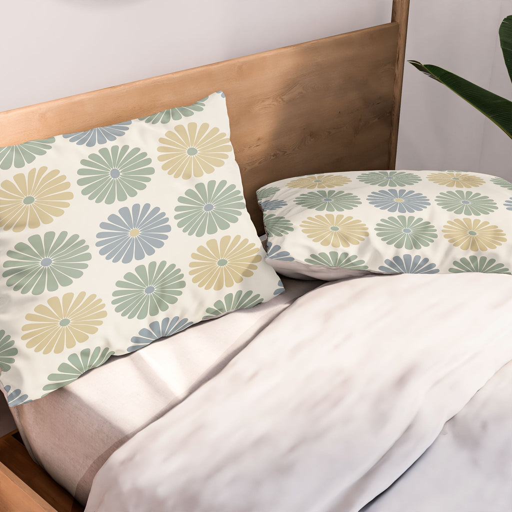 Colour Poems Daisy Pattern Multicolor I Pillow Shams