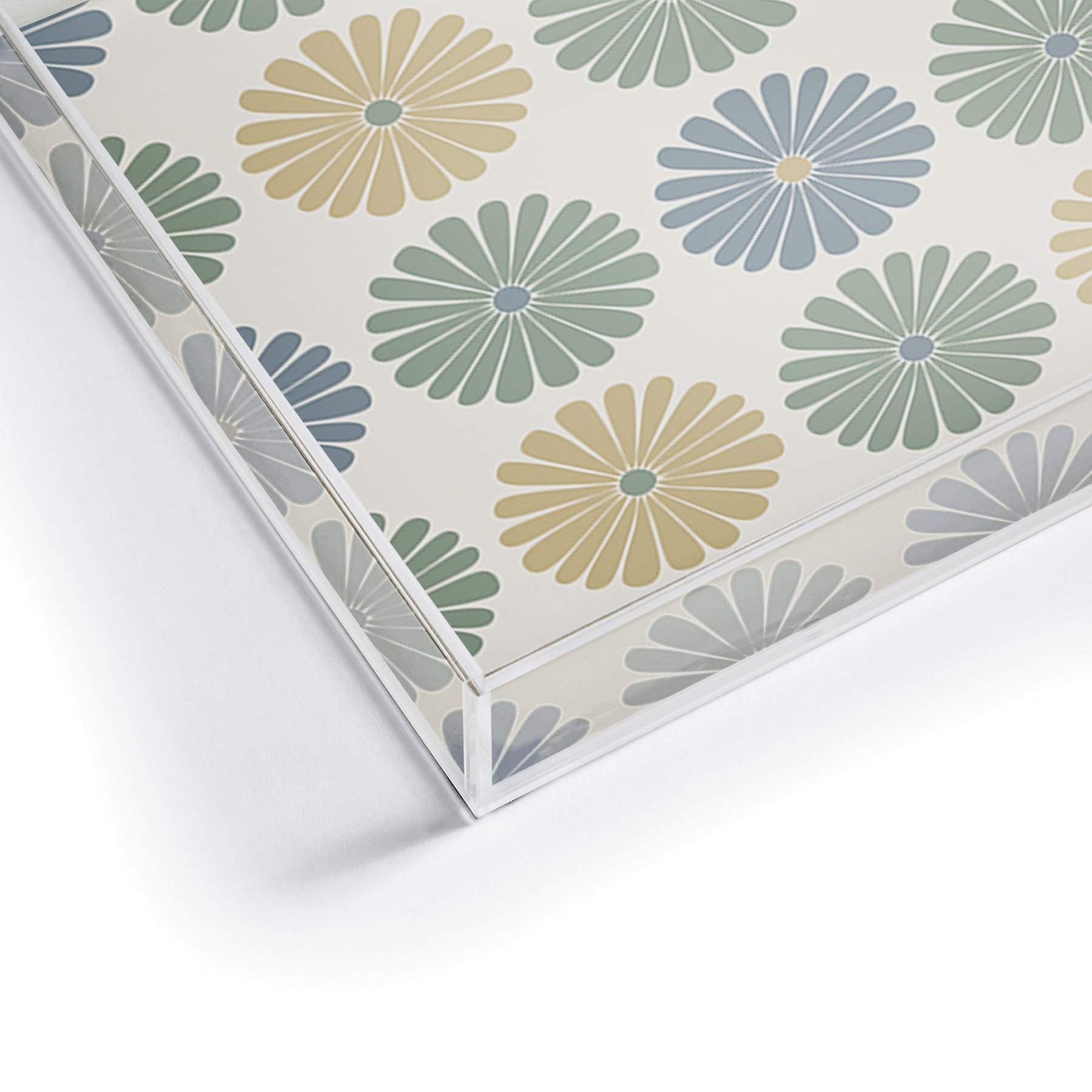Colour Poems Daisy Pattern Multicolor I Acrylic Tray