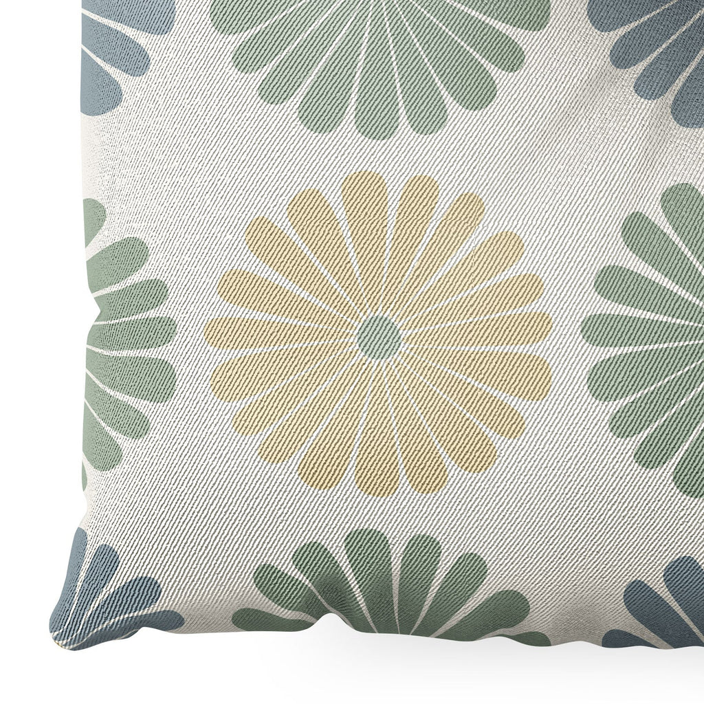 Colour Poems Daisy Pattern Multicolor I Floor Pillow Square