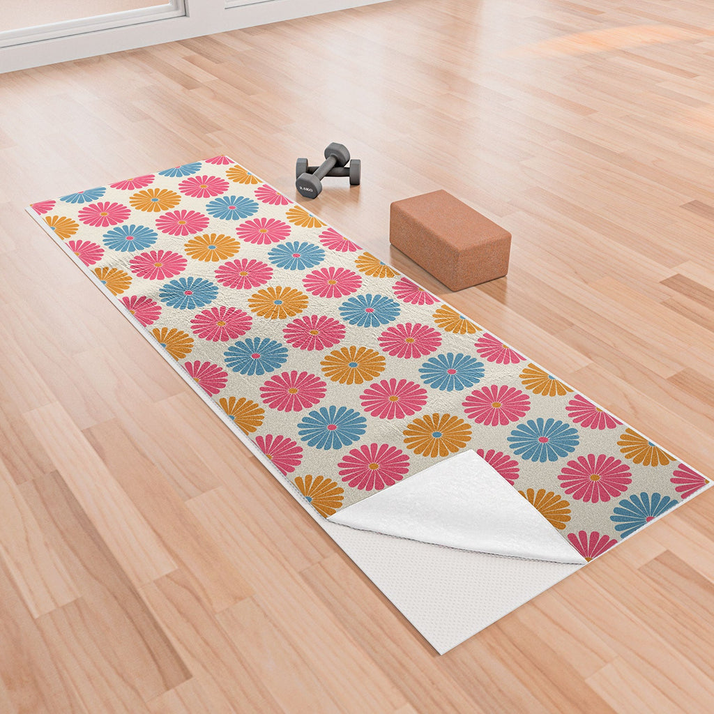 Colour Poems Daisy Pattern Multicolor II Yoga Towel