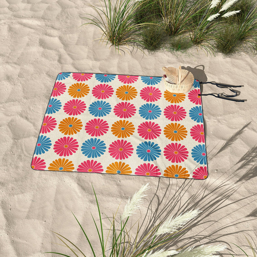 Colour Poems Daisy Pattern Multicolor II Picnic Blanket