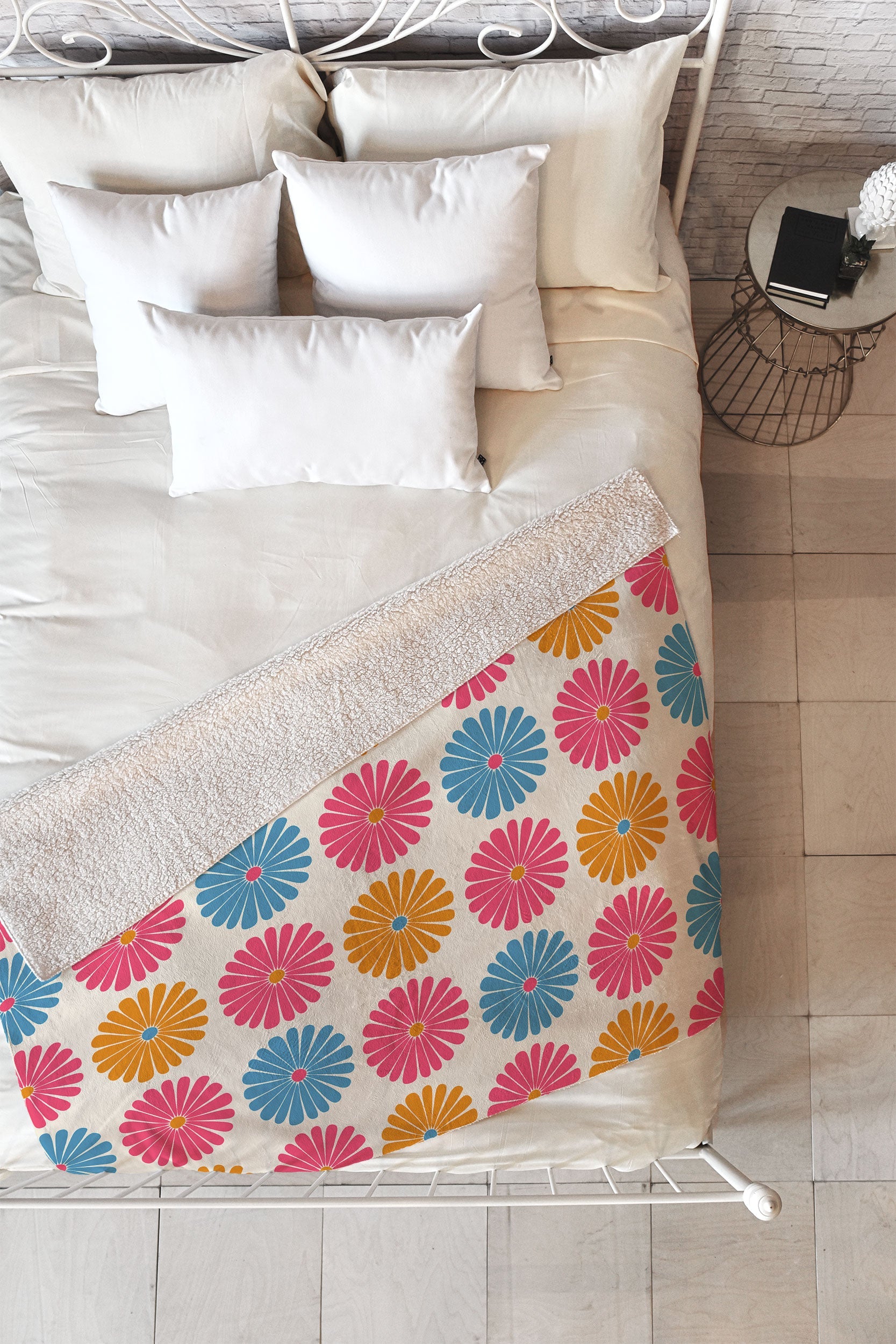 Colour Poems Daisy Pattern Multicolor II Fleece Throw Blanket