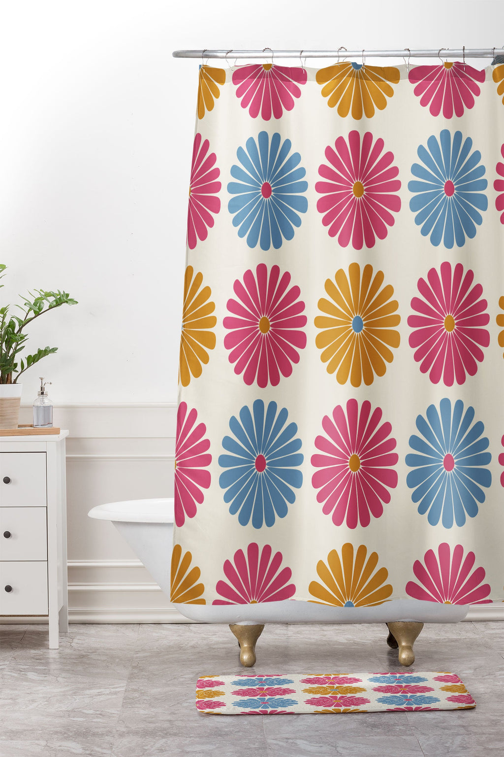 Colour Poems Daisy Pattern Multicolor II Memory Foam Bath Mat