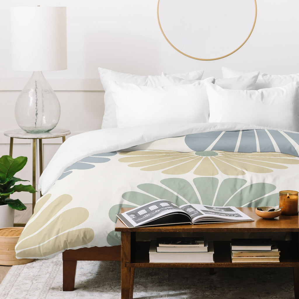 Colour Poems Retro Daisy Multicolor I Duvet Cover