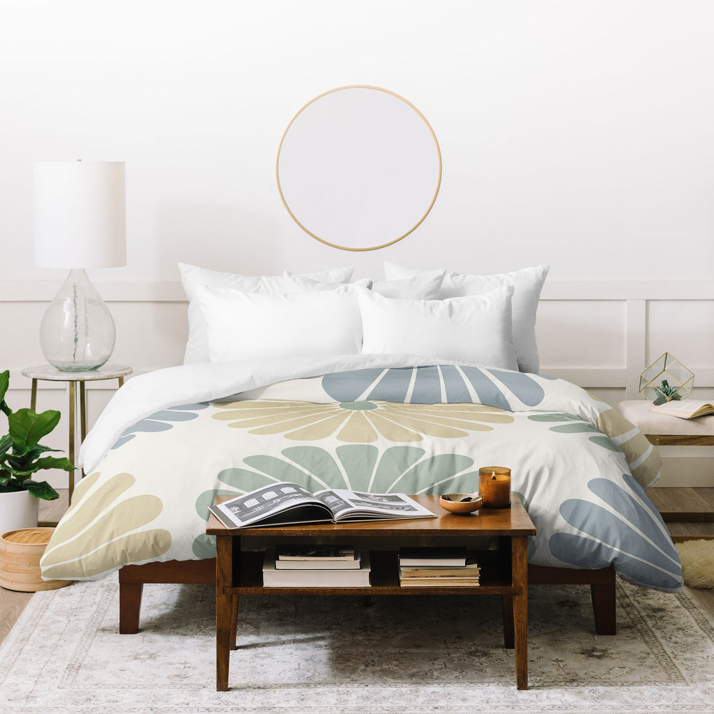 Colour Poems Retro Daisy Multicolor I Duvet Cover