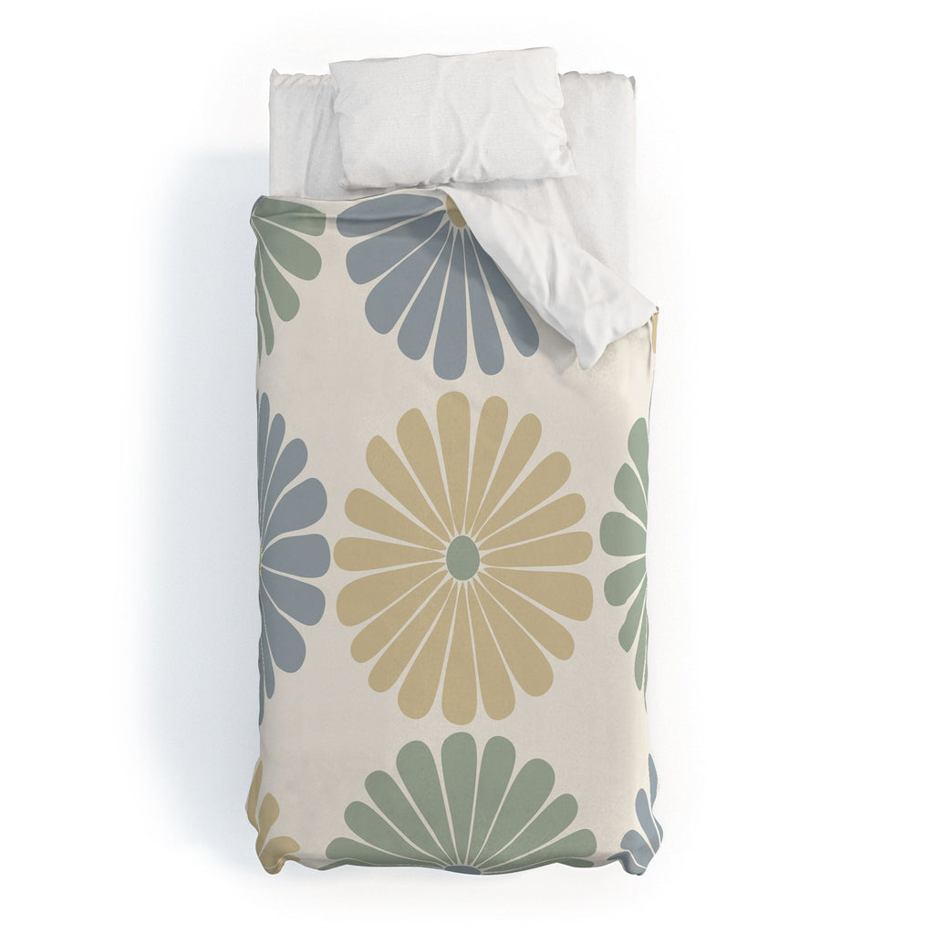 Colour Poems Retro Daisy Multicolor I Duvet Cover