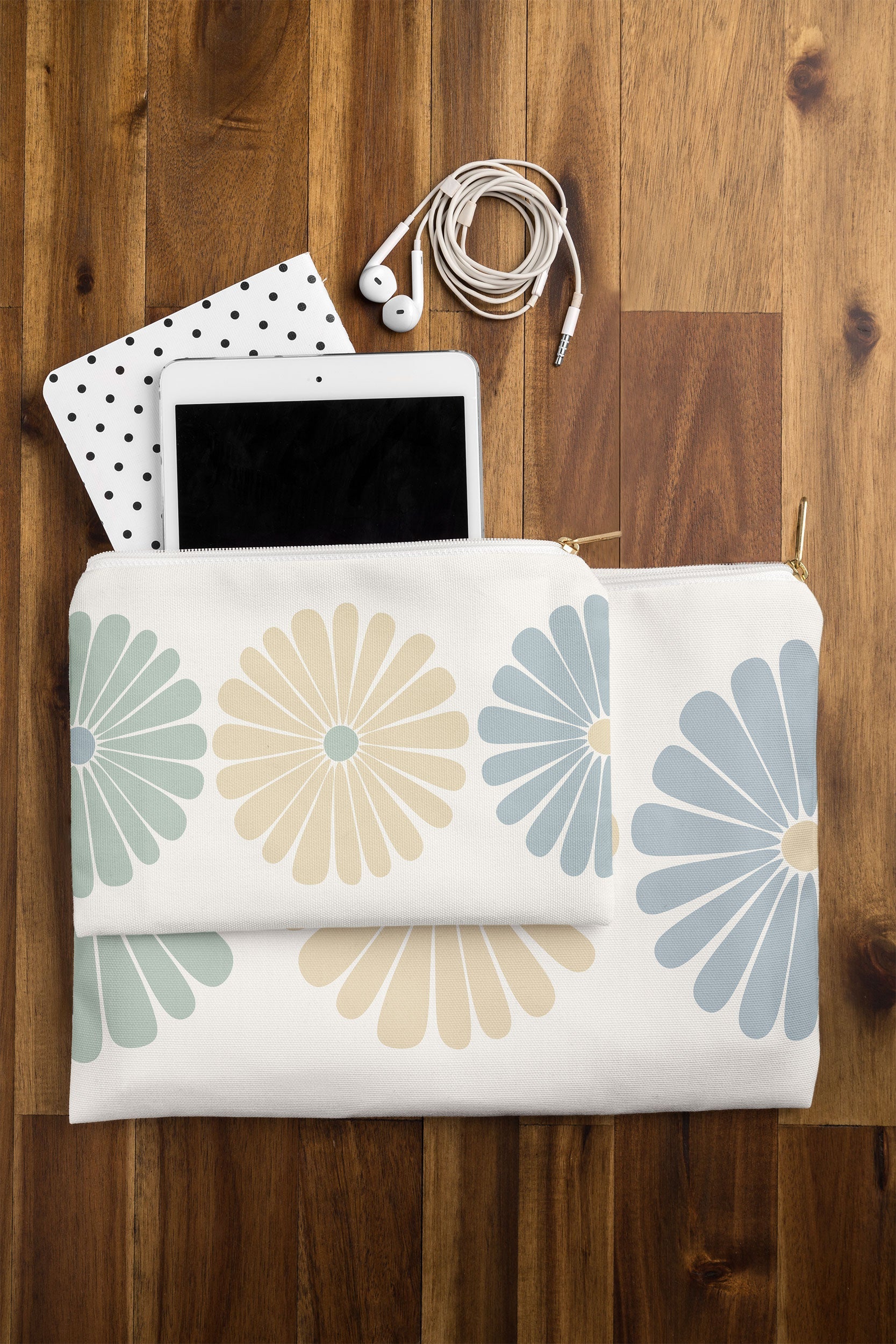 Colour Poems Retro Daisy Multicolor I Pouch