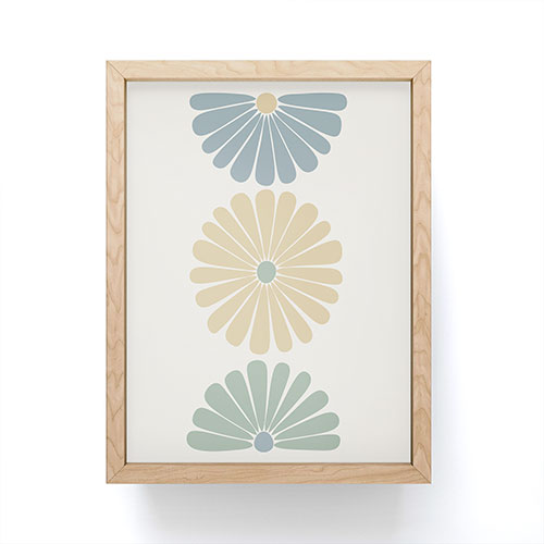 Colour Poems Retro Daisy Multicolor I Framed Mini Art Print