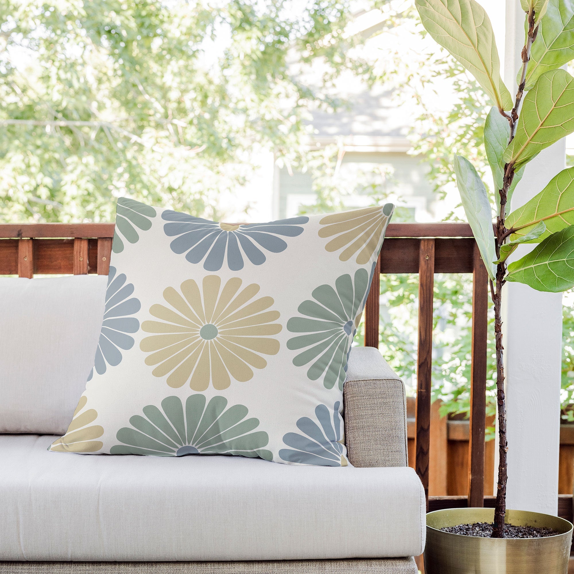 Colour Poems Retro Daisy Multicolor I Outdoor Throw Pillow
