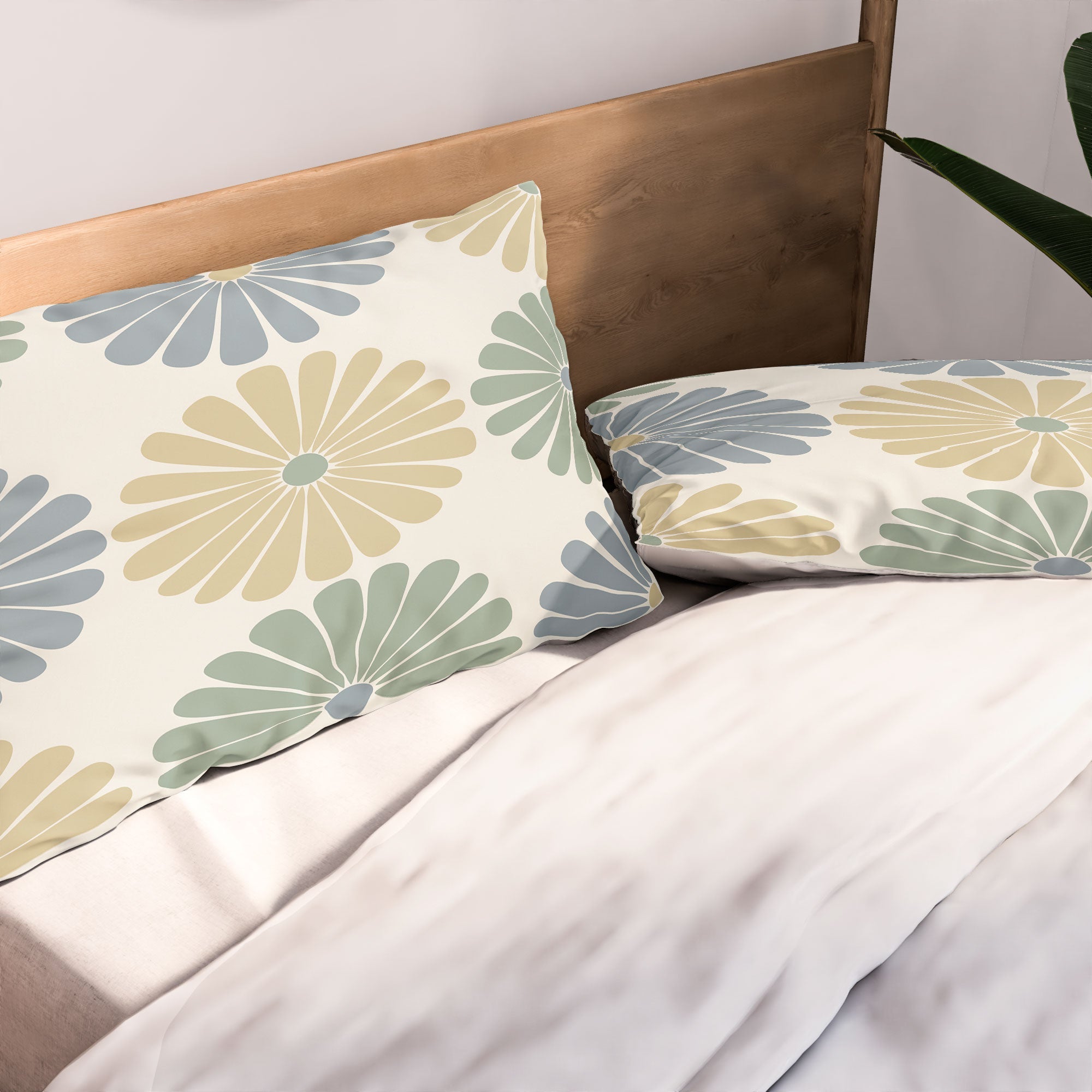Colour Poems Retro Daisy Multicolor I Pillow Shams