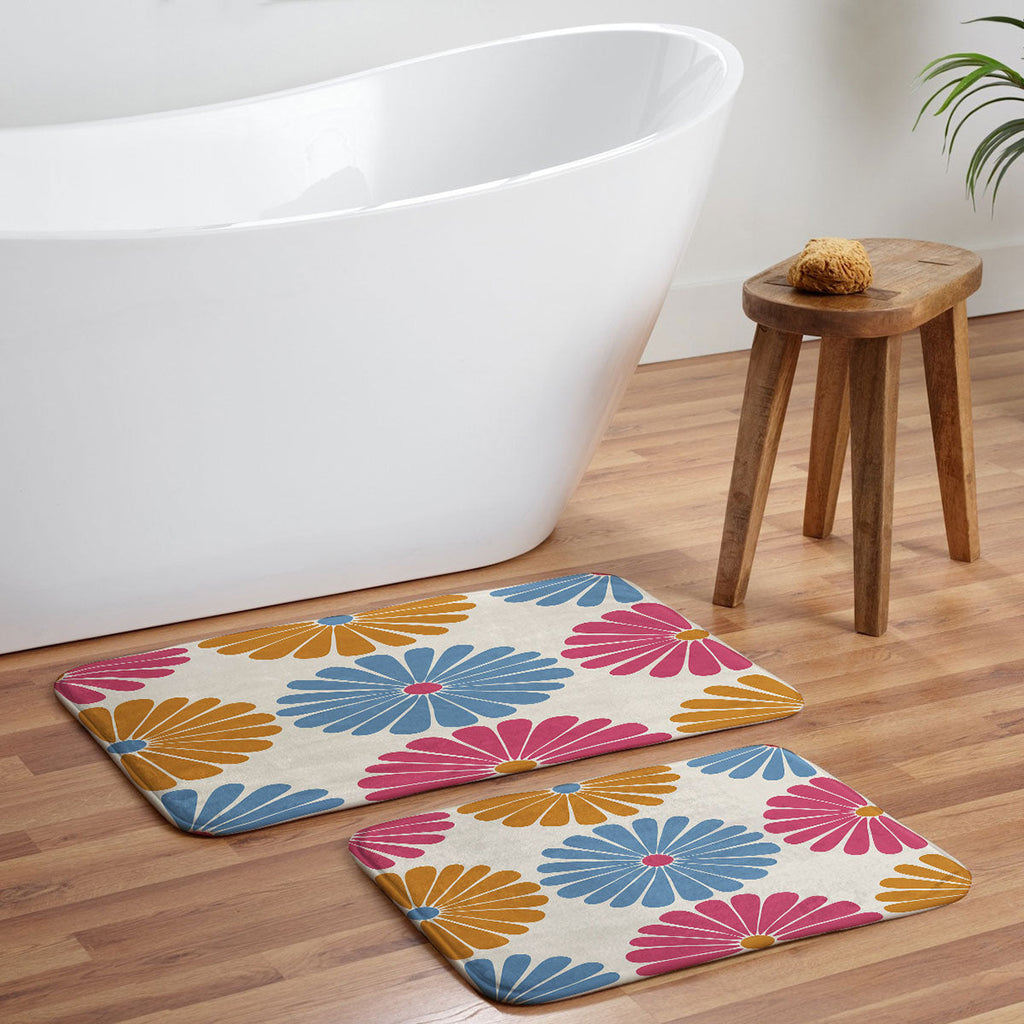 Colour Poems Retro Daisy Multicolor II Memory Foam Bath Mat