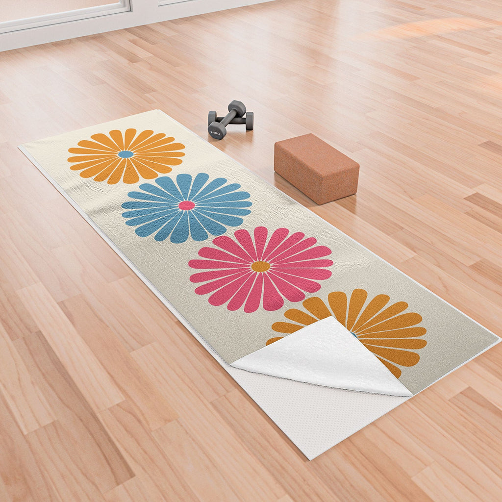 Colour Poems Retro Daisy Multicolor II Yoga Towel