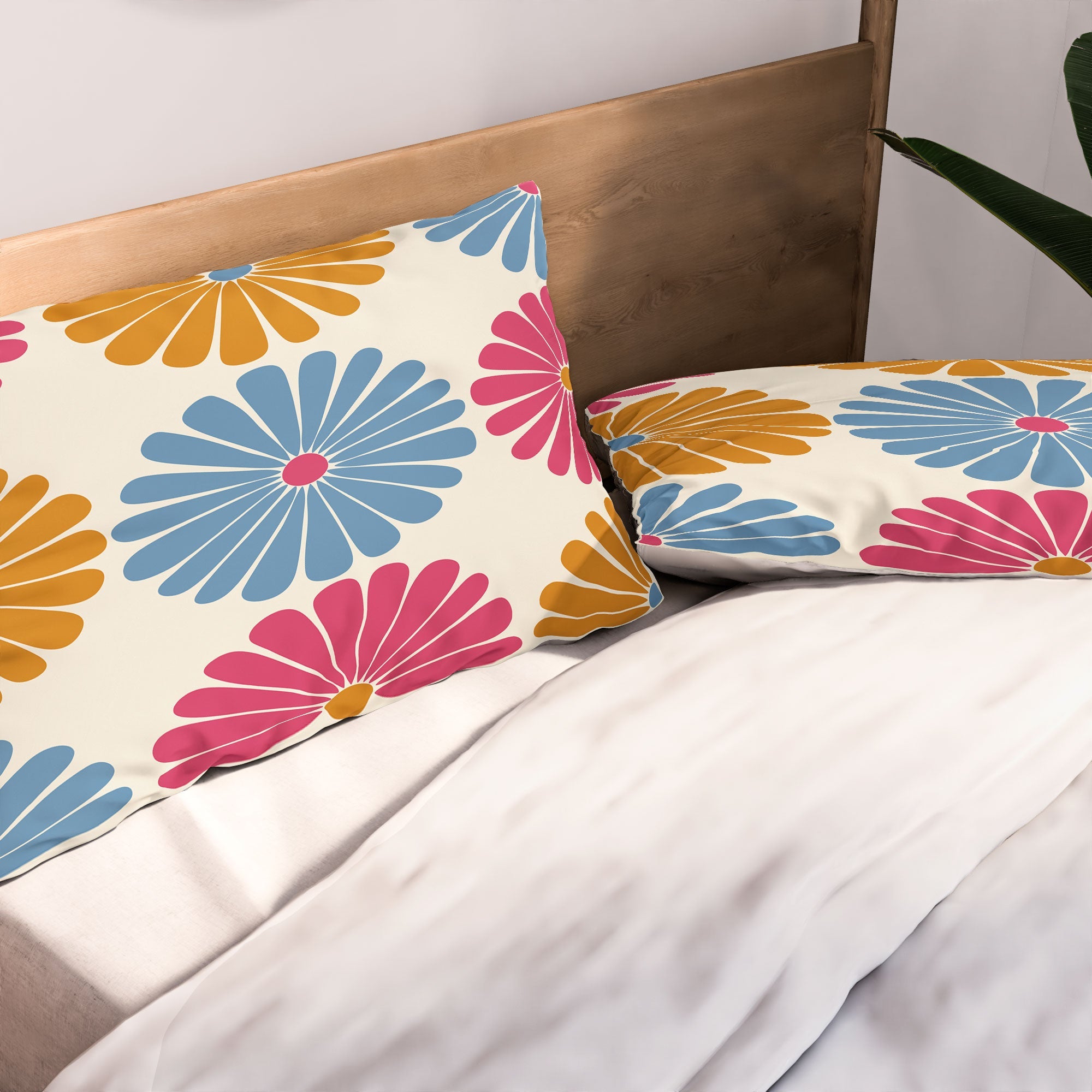 Colour Poems Retro Daisy Multicolor II Pillow Shams