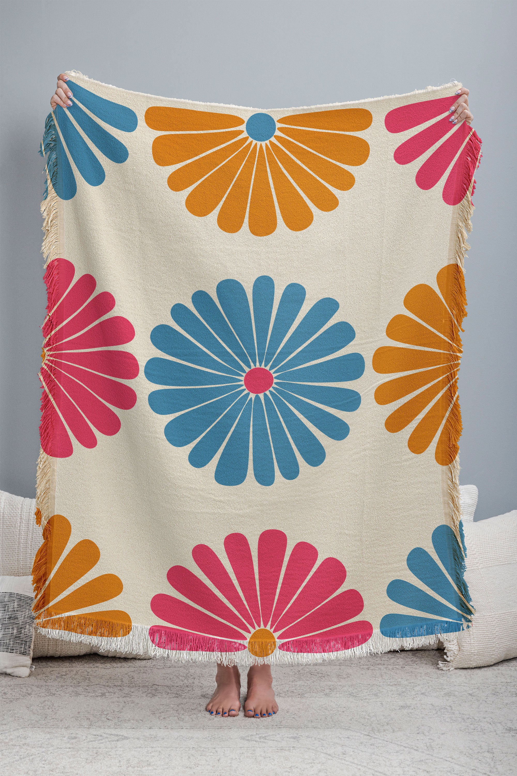 Colour Poems Retro Daisy Multicolor II Throw Blanket