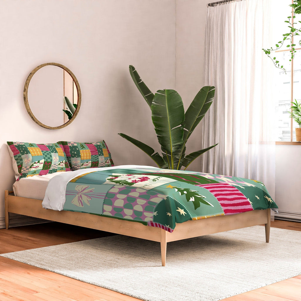 LouBruzzoni Cozy Christmas Patchwork Comforter